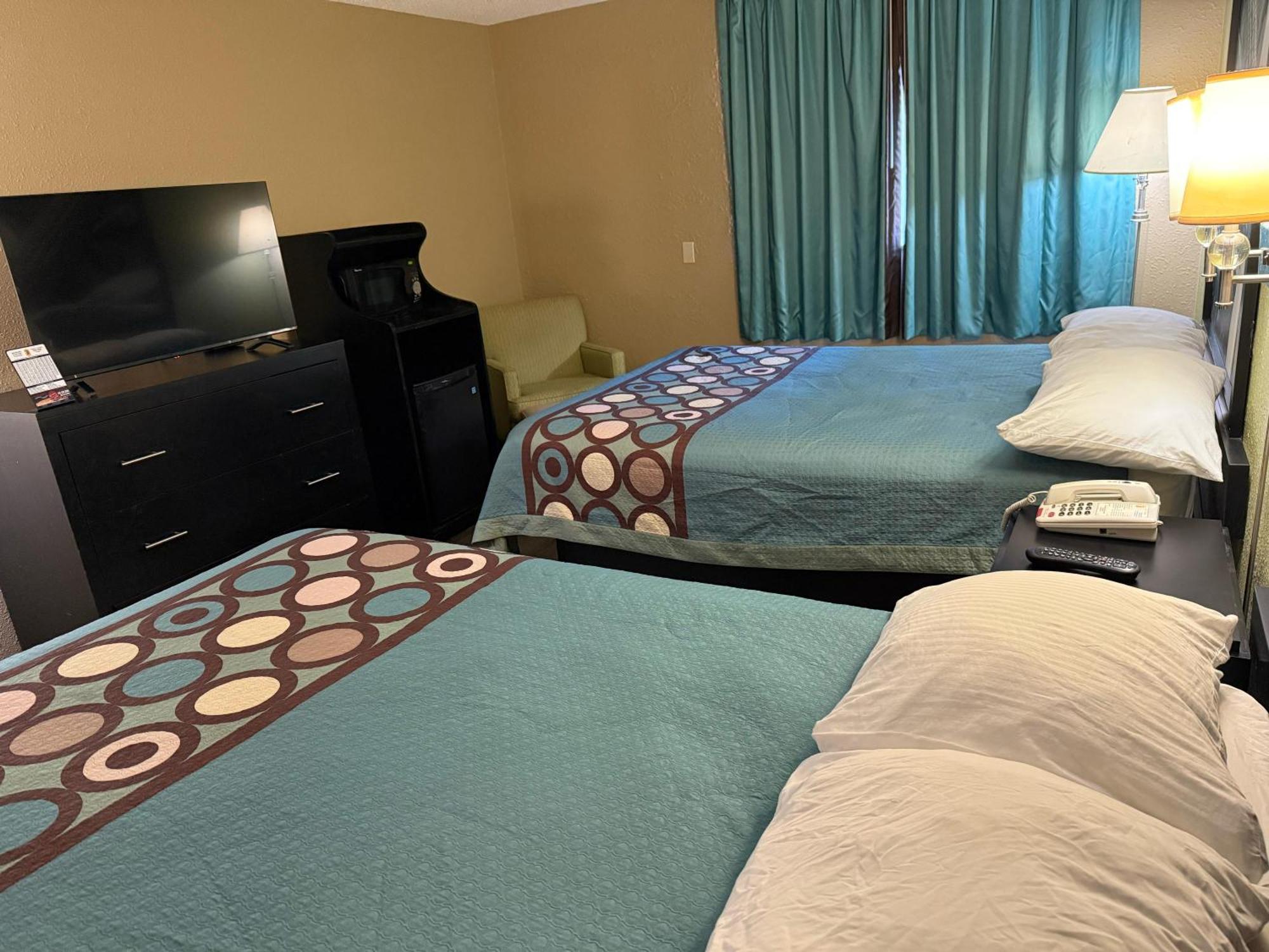 Super 8 By Wyndham Mendota I-39 Hotel Екстериор снимка