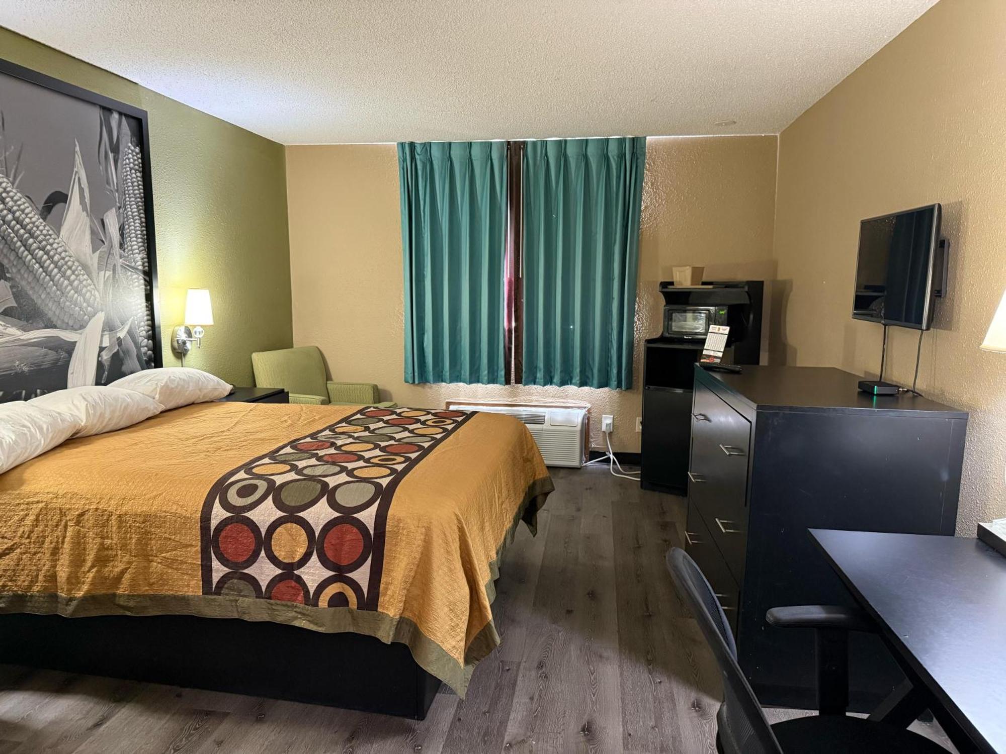Super 8 By Wyndham Mendota I-39 Hotel Екстериор снимка
